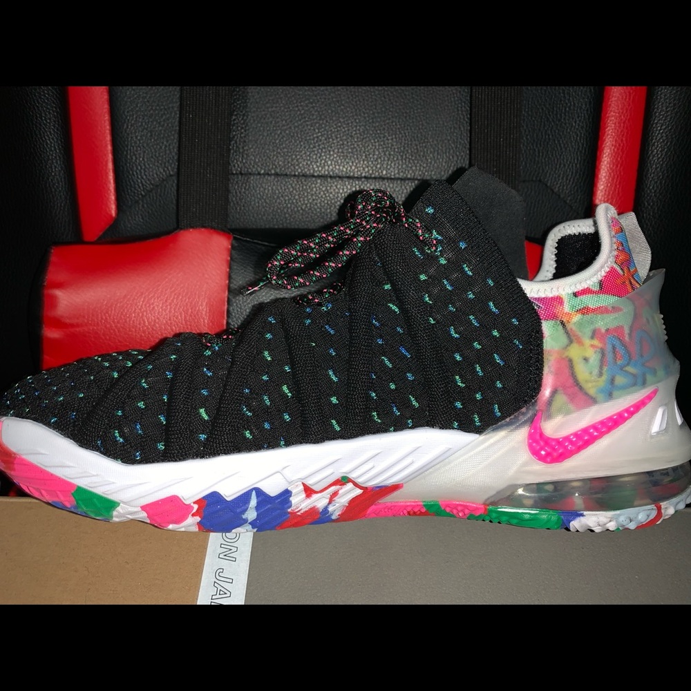 Nike LeBron 18 Graffiti “Multicolored”